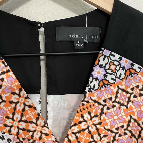 Adelyn Rae Geometric Pattern Romper Size L - Picture 5 of 9